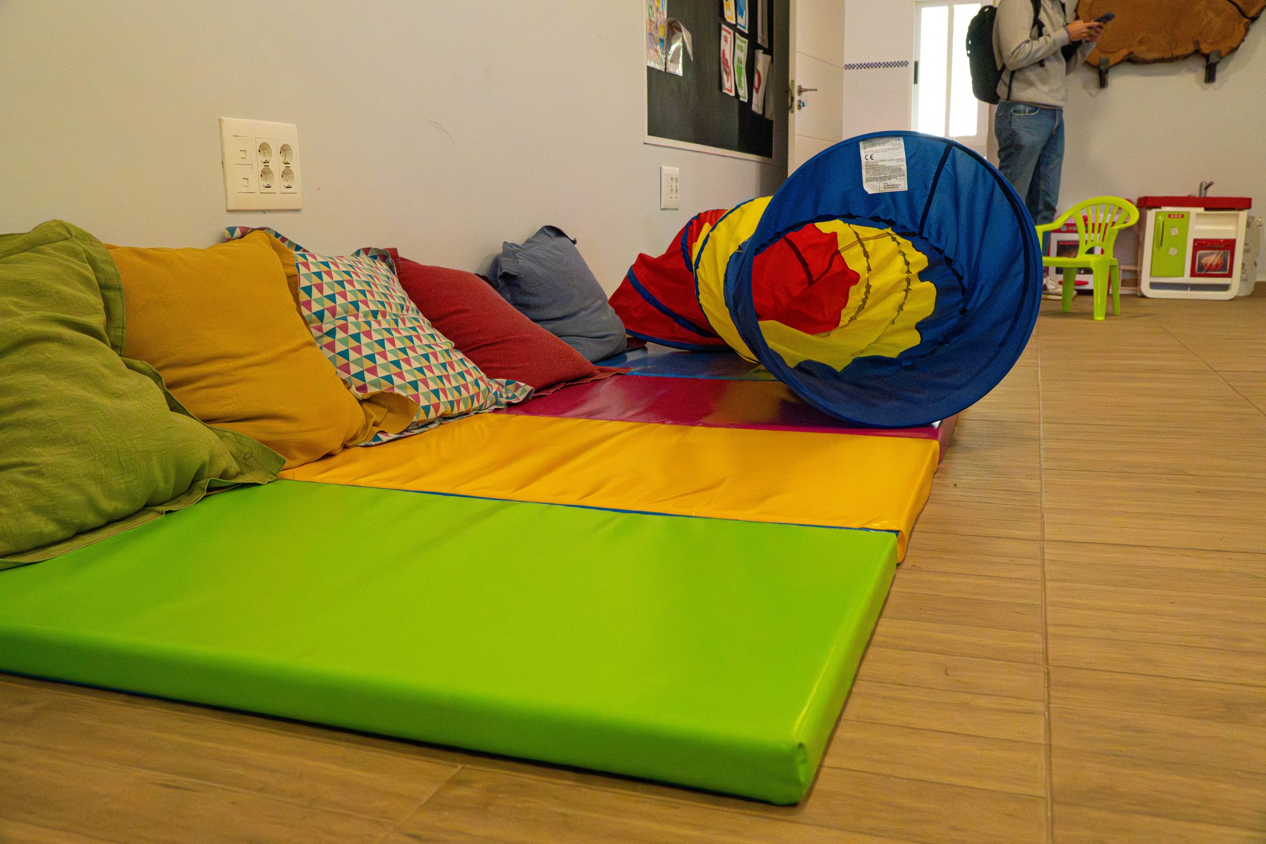 Instalaciones municipales de Las Labores, espacios para servicios y actividades públicas. Foto de Ikonox Marketing Digital