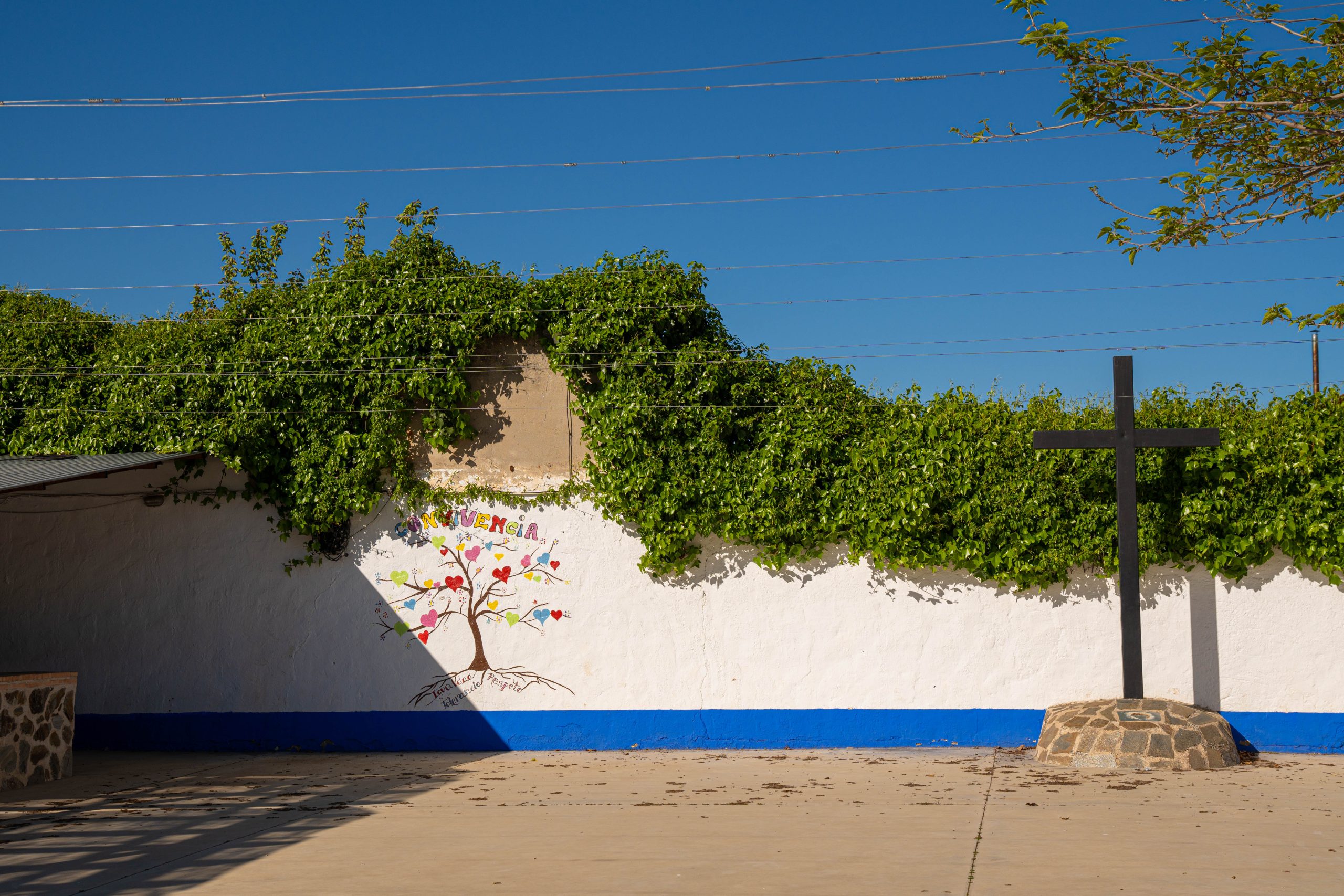 Pista municipal de Las Labores, espacio para eventos y actividades comunitarias. Fotografía de Ikonox Marketing Digital