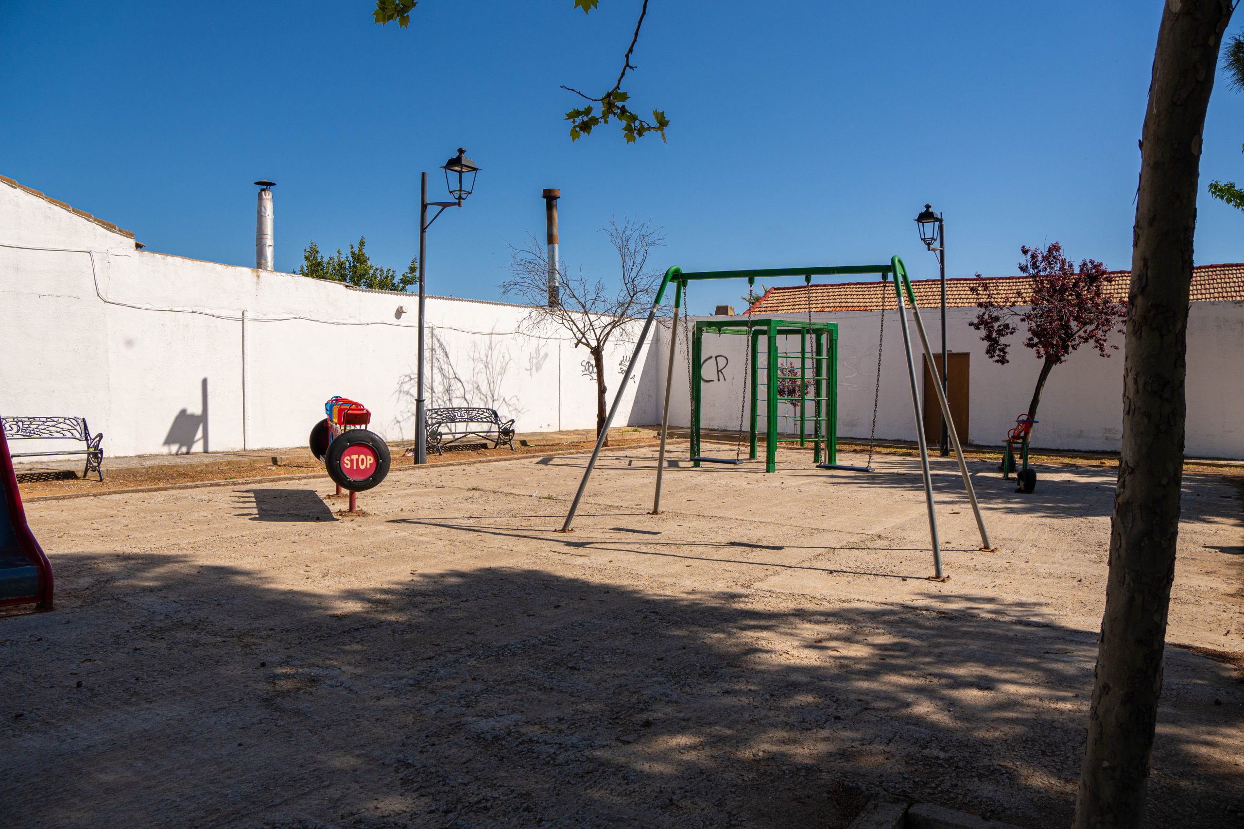 Parque infantil en Las Labores, zona de juegos para niños. Fotografía de Ikonox Marketing Digital