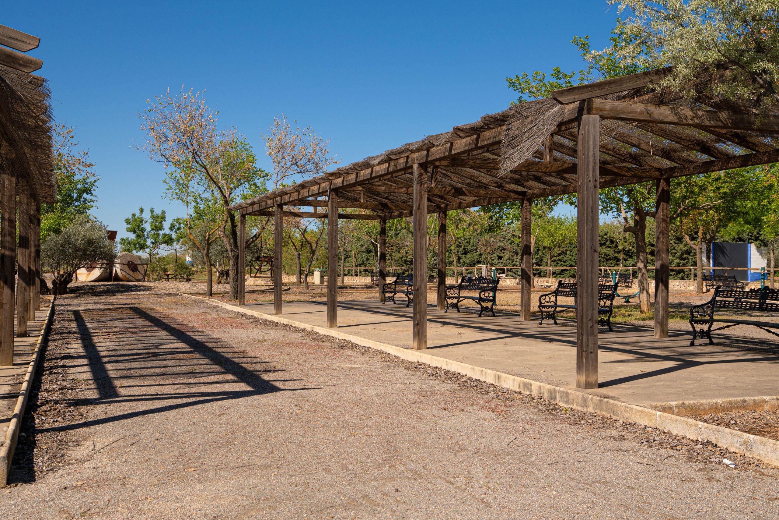 Parque municipal de Las Labores, zona verde para ocio y esparcimiento. Fotografía de Ikonox Marketing Digital